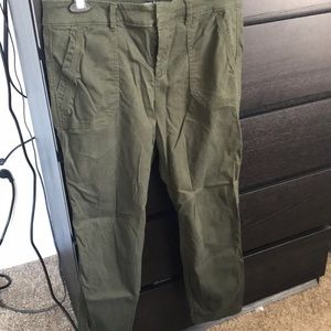 Sz 8 Old Navy olive green cargo pixie pant